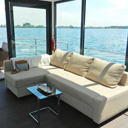 Floating 44 In - Boot 1