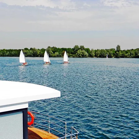 Floating 44 In - Boot 1 Xanten