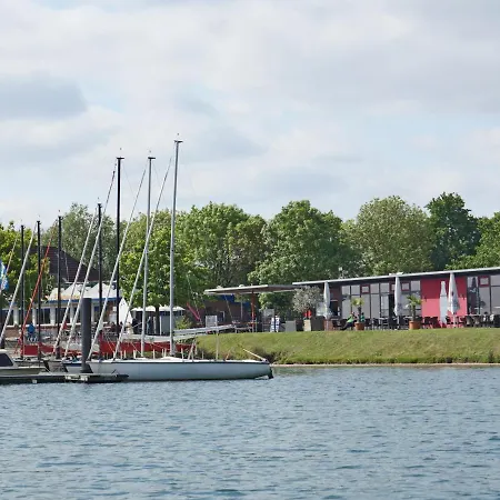 Floating 44 In - Boot 1 * Xanten