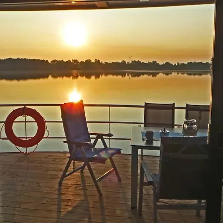 Floating 44 In - Boot 1 * Xanten