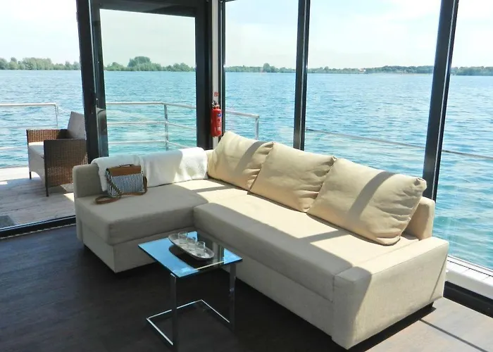 Floating 44 In - Boot 1