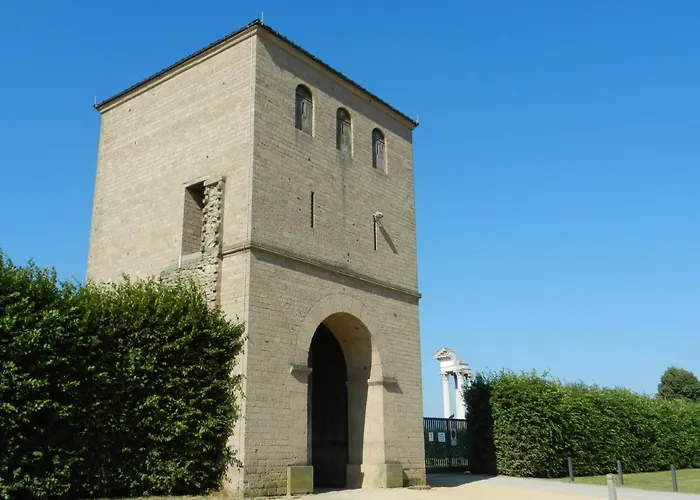 Floating 44 In - Boot 1